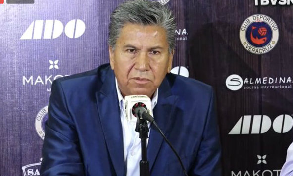 Raúl Arias es nuevo vicepresidente del Veracruz (Twitter @ClubTiburones)