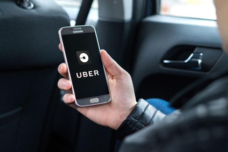 Te decimos qué hacer para tener un viaje más seguro en Uber. (Shutterstock)