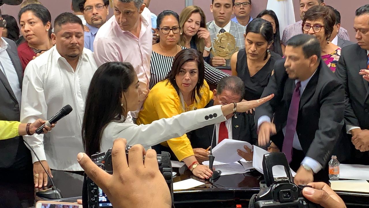 Verónica Hernández Giadans rindió protesta ante los diputados.