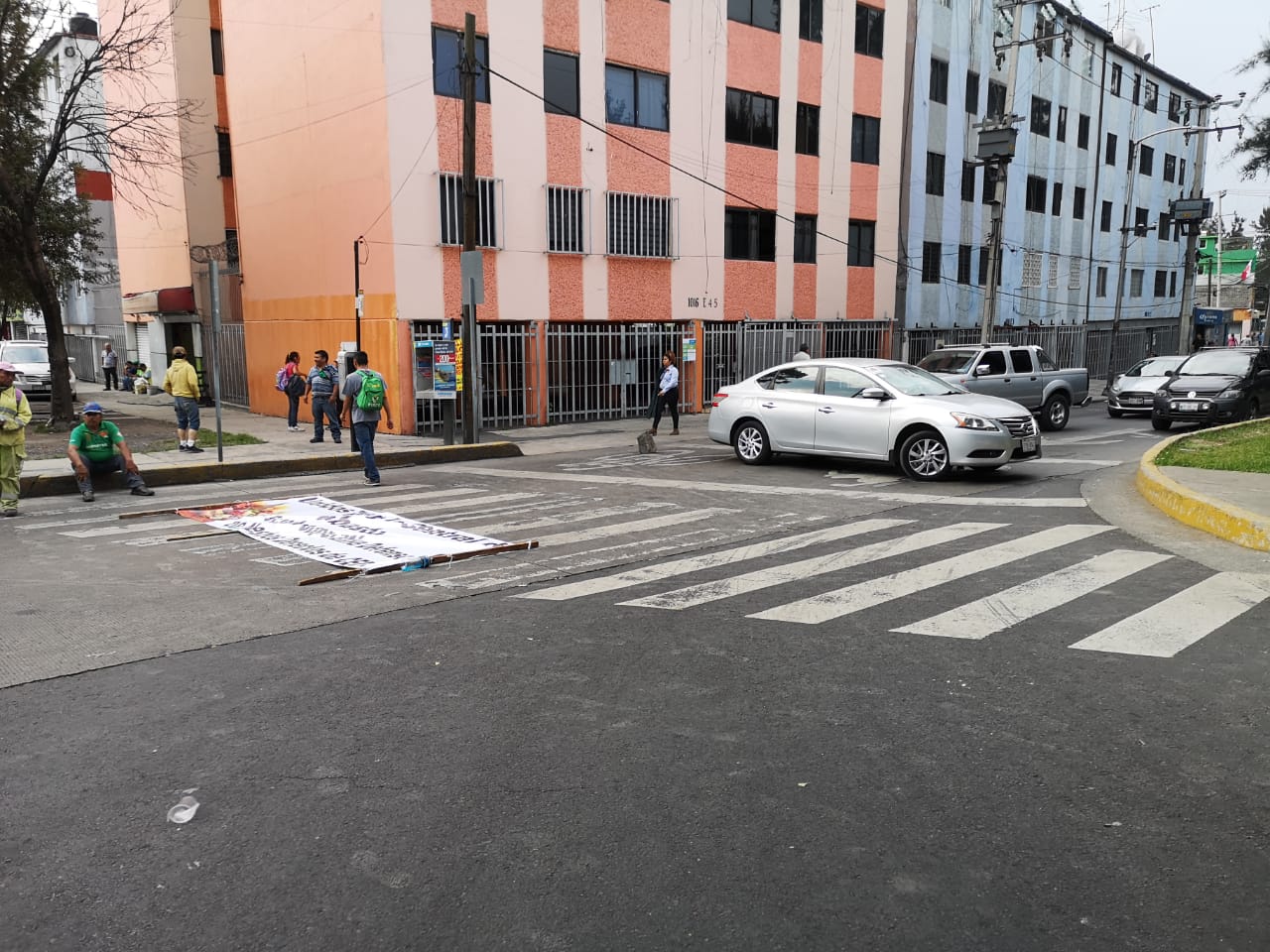 Bloqueo de comerciantes en Circuito Interior fue retirado. (Jorge Becerril)
