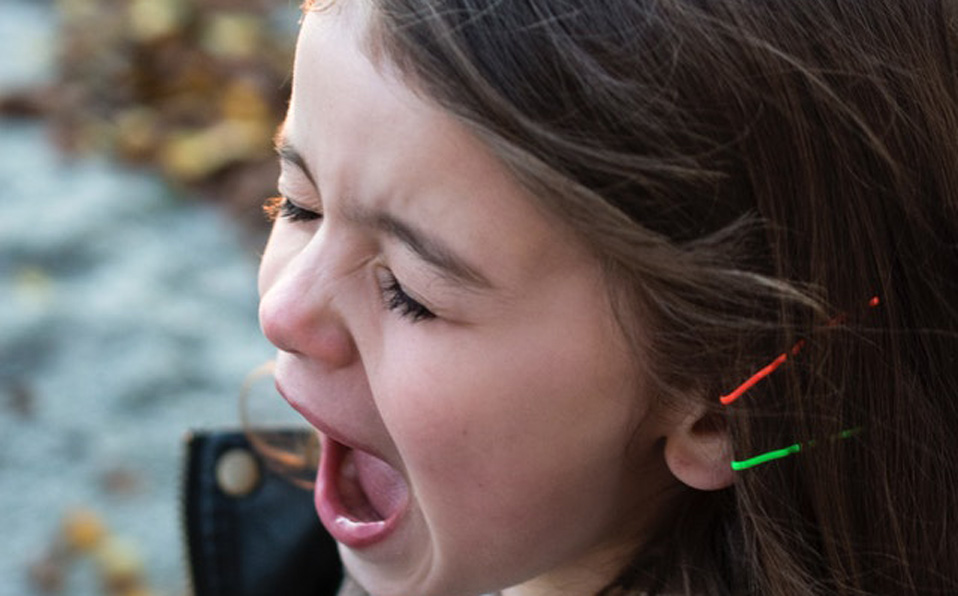 Algunos consejos para tratar los berrinches son ser pacientes e identificar entre una necesidad y un deseo. (Cortesía Pexels)