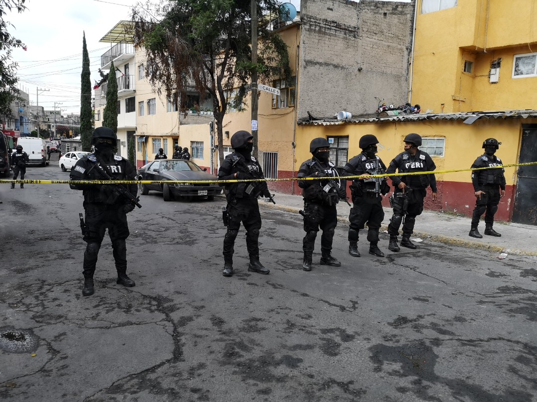 La zona se encuentra acordonada por elementos del GERI y la SSC de la CdMx. (Jorge Becerril)