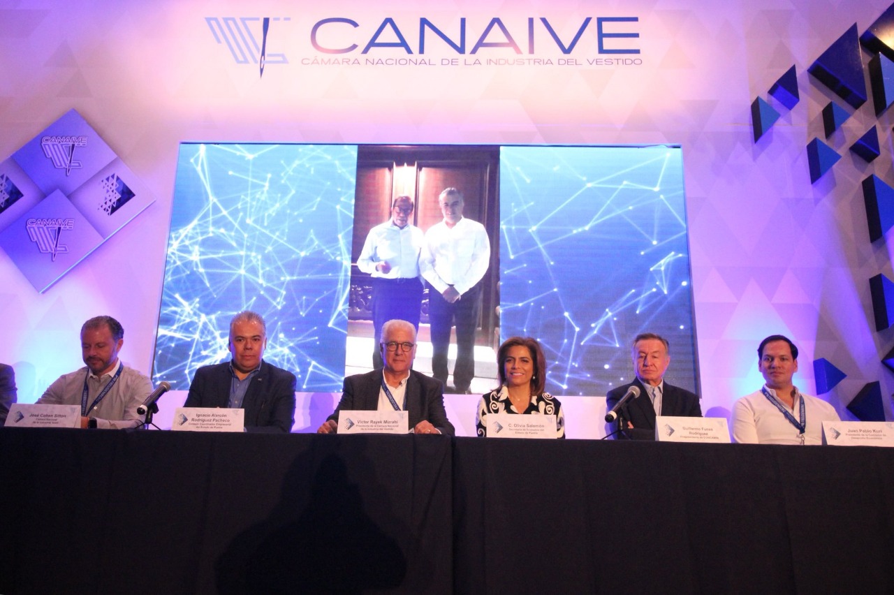 Es difícil cuantificar la perdida que causa el comercio ilegal de ropa, fenómeno que se suma a la inseguridad en carreteras. (Verónica López)