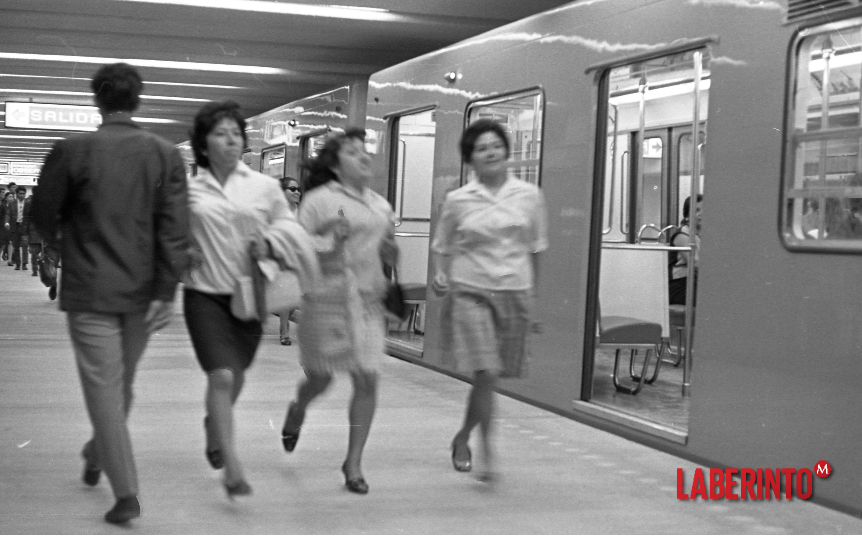Foto tomada el  5 de Septiembre de 1969, primer día de funcionamiento al público en general. (Fototeca Milenio)