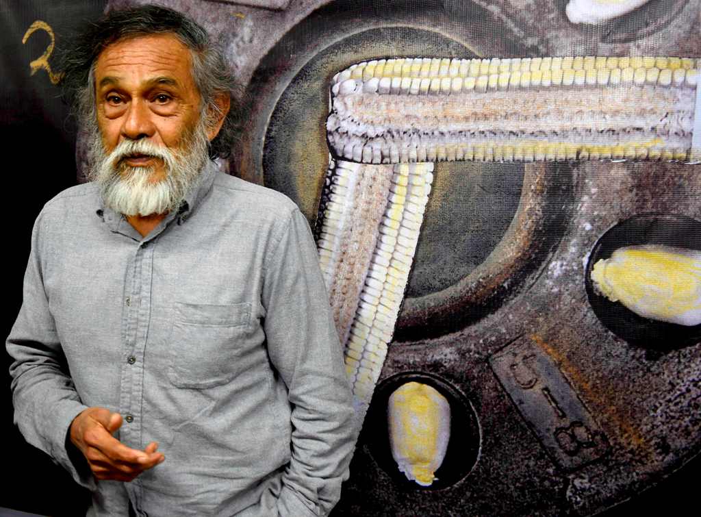 Francisco Toledo recibió un homenaje en Bellas Artes. (AFP)
