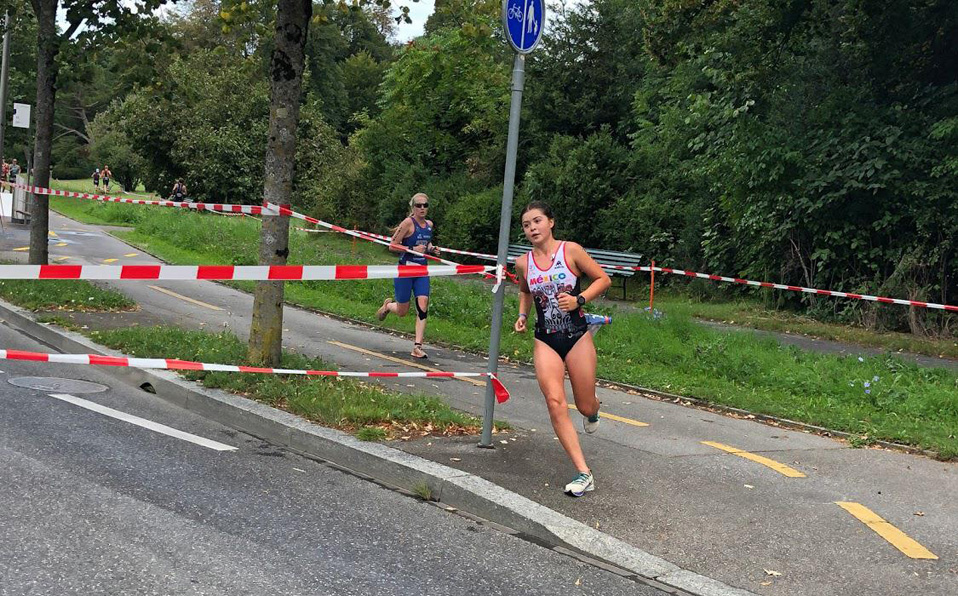 Fue la primera vez que Paulina González participó en un mundial de triatlón y lo hizo subiéndose al podio. (Cortesía)