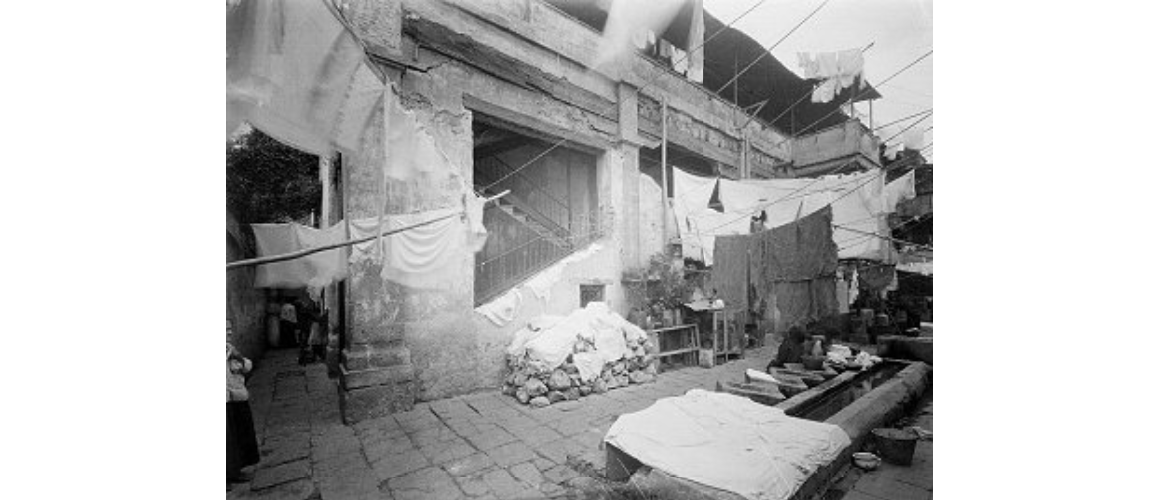 Ropa en el patio de una vecindad de México (Foto: Casasola, INAH)