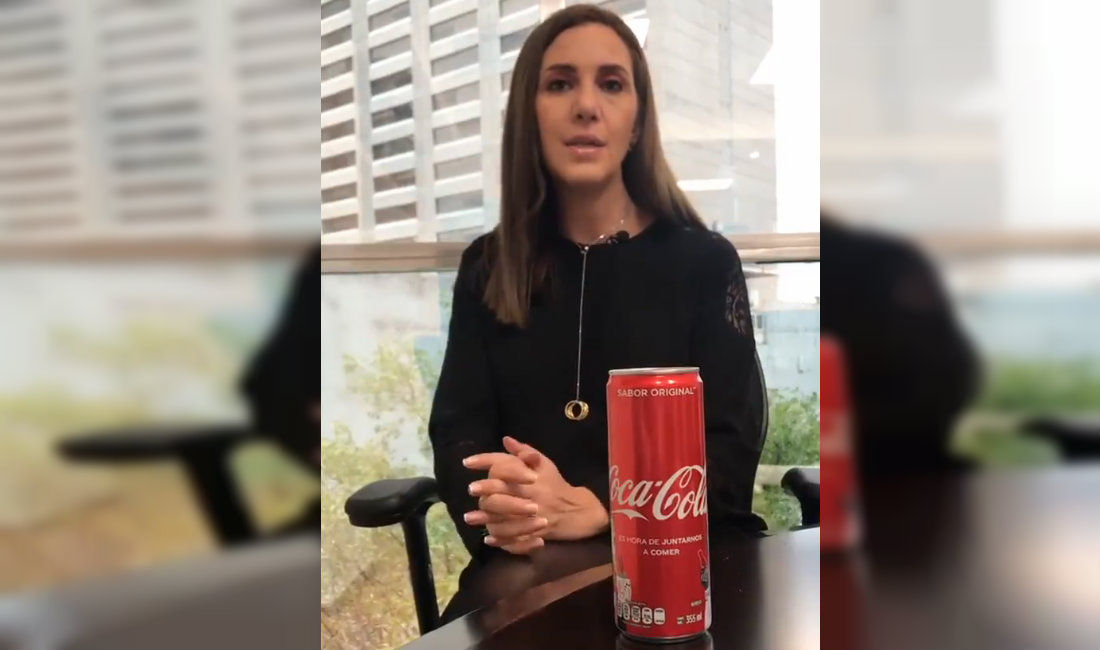 Lady Coca Cola se dijo en desacuerdo con la publicidad de la marca de refresco (Especial).