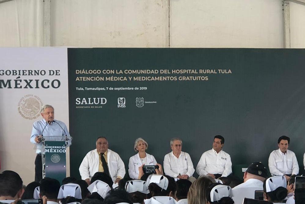 López Obrador durante su visita al hospital rural de Tula, en Tamaulipas. (Especial)