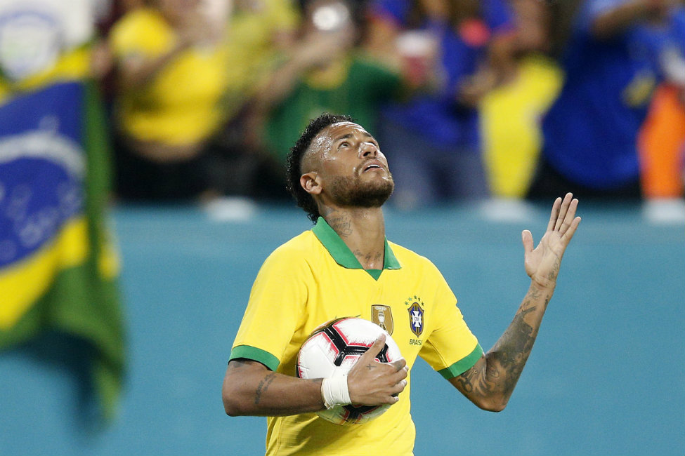 Neymar regresó y anotó con Brasil (AFP)
