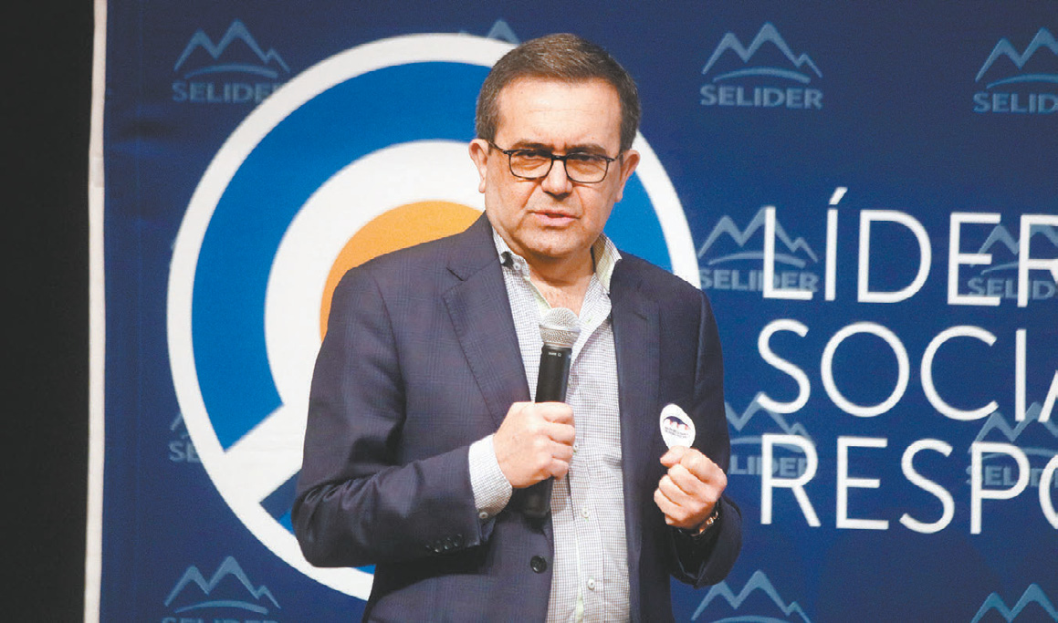 El ex funcionario federal expuso que el gobernador tiene derecho a defenderse. Leonel Rocha