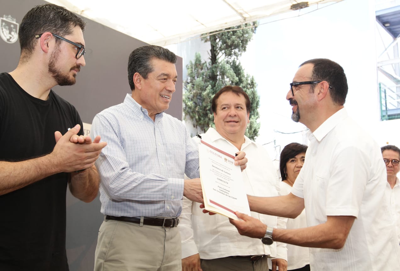El gobernador Rutilio Escandón reconoció la labor en la reconstrucción ocasionado por el sismo de 2017.