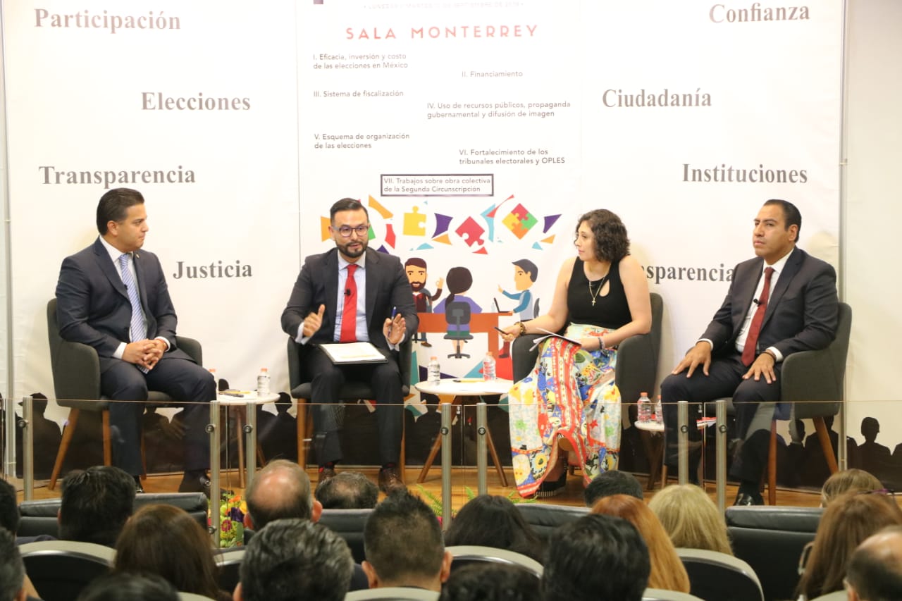 El foro se realizó en la Sala Monterrey del Tribunal Electoral del Poder Judicial del Estado. (Leonel Rocha)