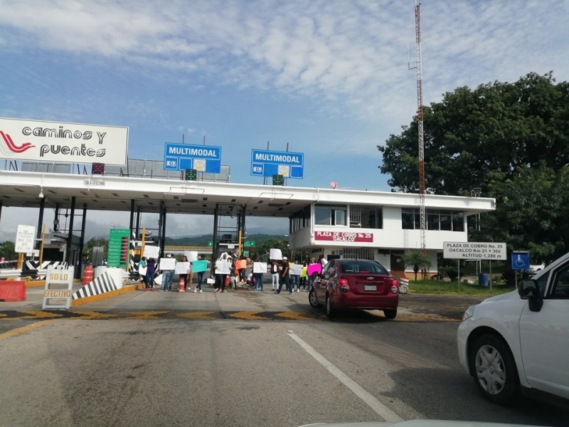 Los inconformes realizan bloqueos de carreteras y calles en varios municipios de la entidad. (David Monroy)