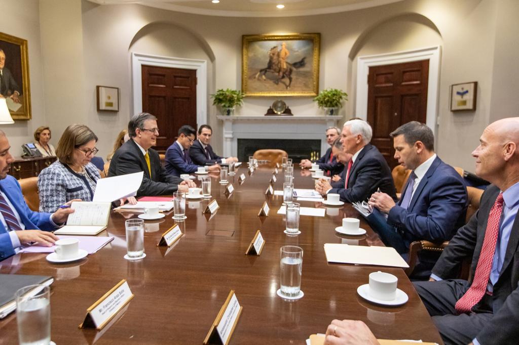 Ebrard se reunió con el vicepresidente Mike Pence y otros funcionarios de EU para evaluar el tema migratorio. (Twitter | @m_ebrard)