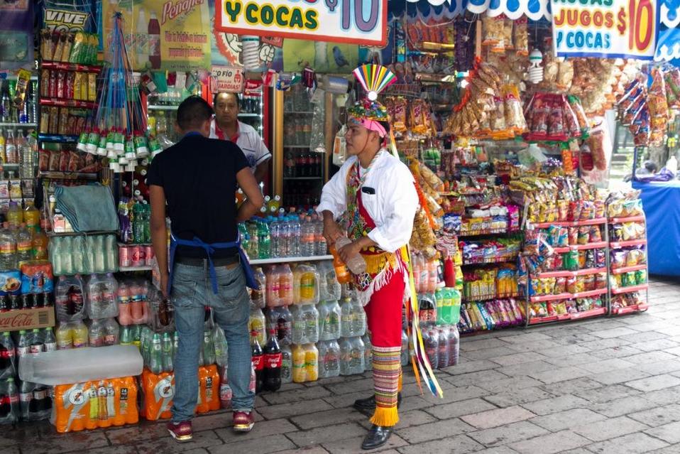 El impuesto a refrescos y comida chatarra podría incrementar. (Cuartoscuro)