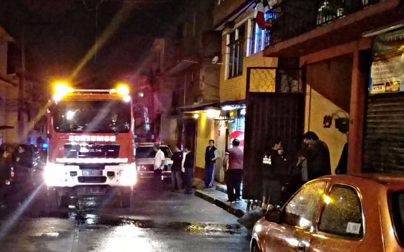 Se incendia casa en la Colonia Toacuitlapa 2do Reacomodo