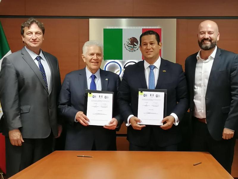 Carlos Padilla buscará unos Juegos Centroamericanos y del Caribe baratos para León (Twitter @CarlosPBMx)