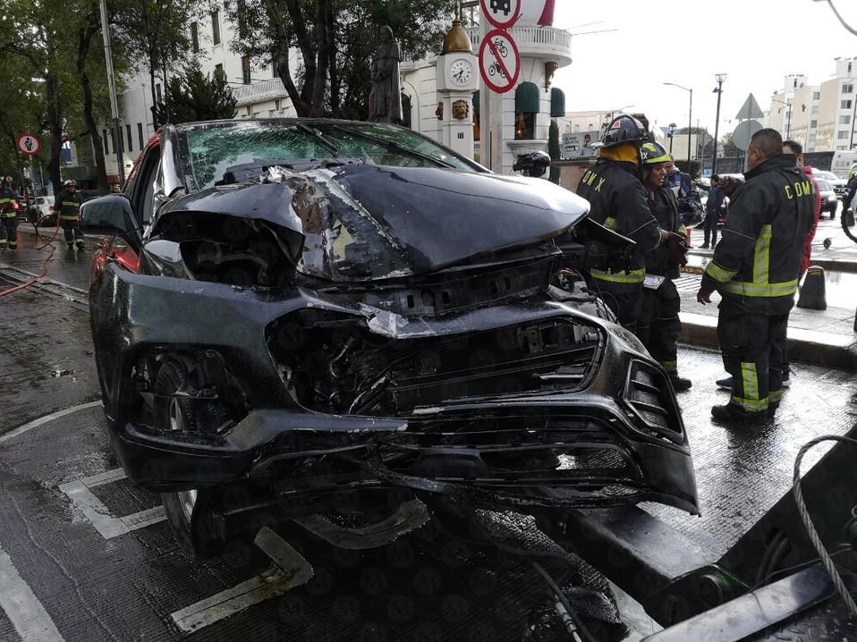 Choque en Paseo de la Reforma y avenida Morelos. (Jorge Becerril)