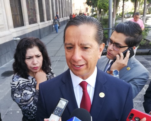 El comisionado visitó la Legislatura local. (Claudia Hidalgo)