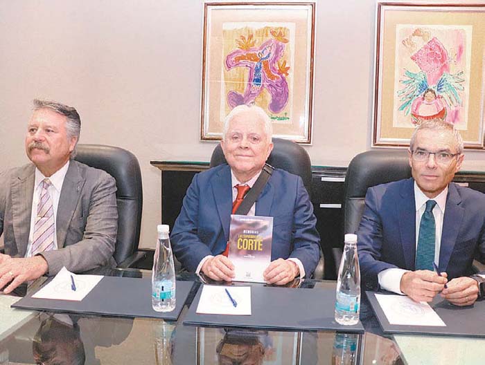 Genaro Góngora Pimentel visitó la ciudad con su trabajo. Leonel Rocha