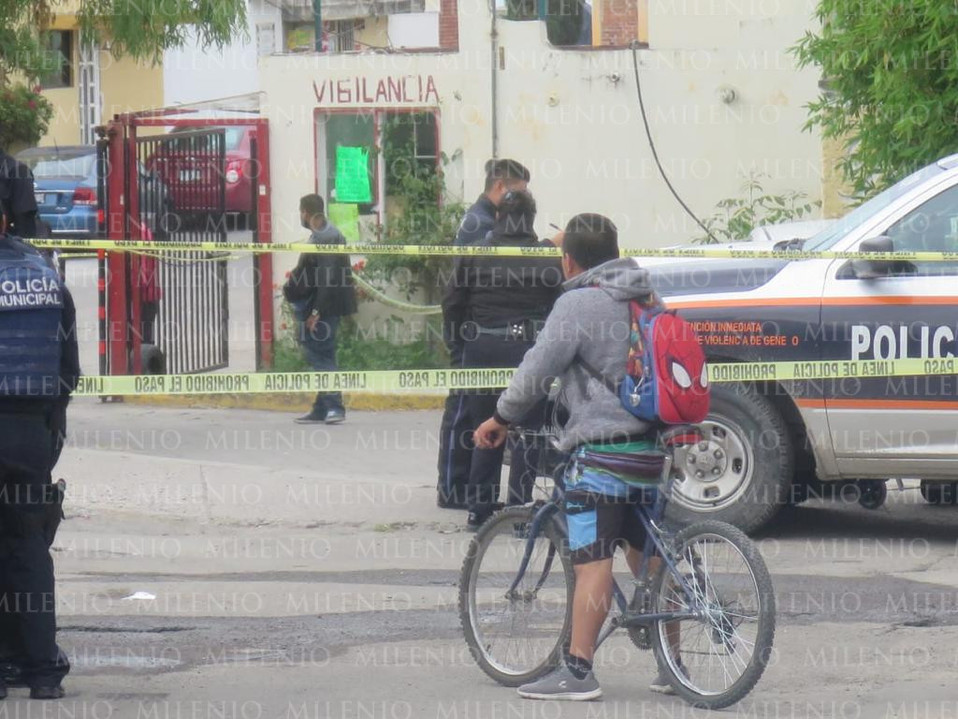 Los vecinos escucharon disparos durante la madrugada en la zona donde fue localizado el vehículo con el occiso. (Andrés Sánchez)