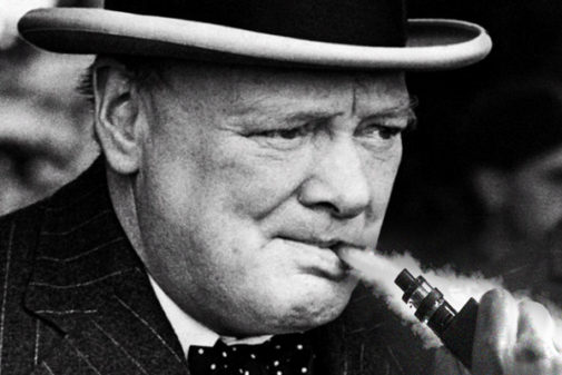 Winston Churchill fumando. (El Mundo)