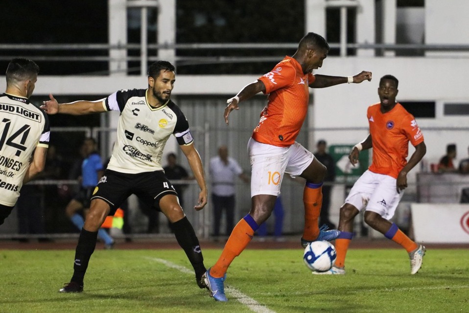 Correcaminos recibió a Dorados.
