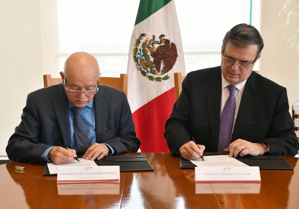 David Colmenares Páramo, auditor superior, y el titular de la SRE, Marcelo Ebrard. (@SRE_mx)