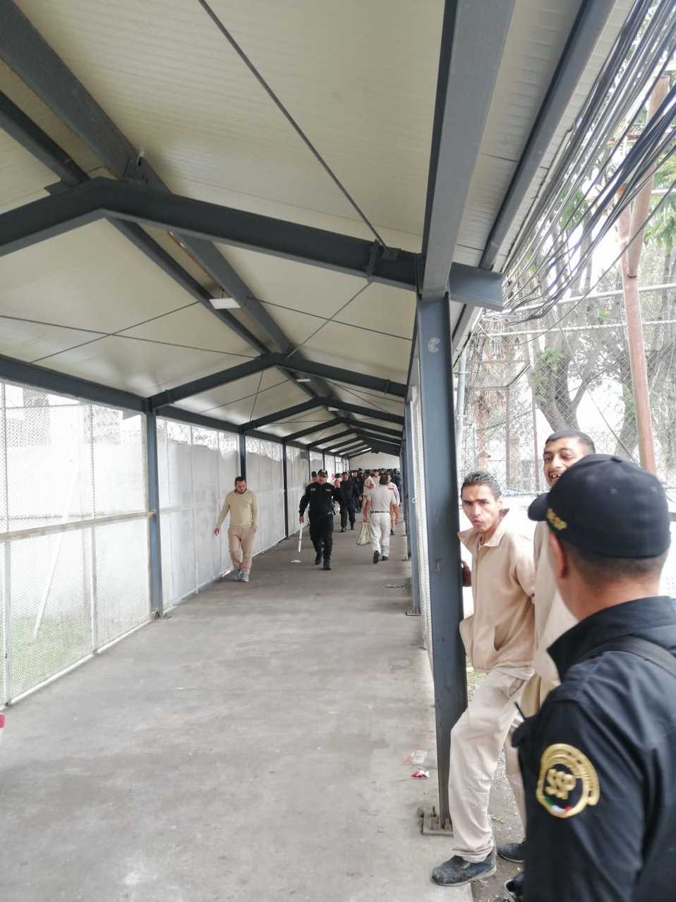 Una persona murió luego del enfrentamiento en el penal del reclusorio Oriente. (Especial)