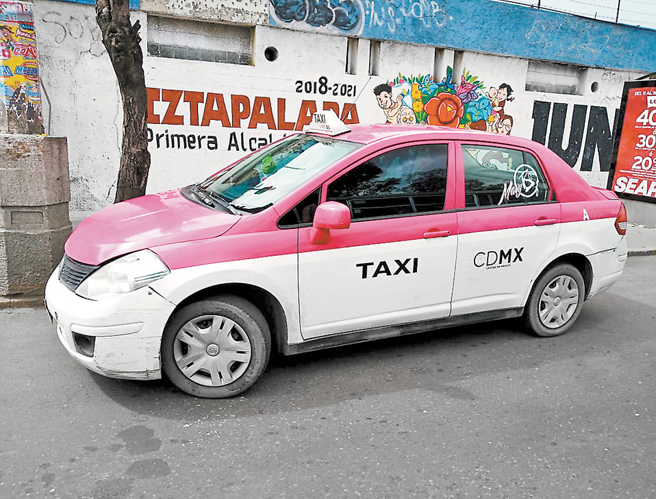 Durante la aprehensión fue asegurada una unidad con cromática de auto de alquiler. (Especial)