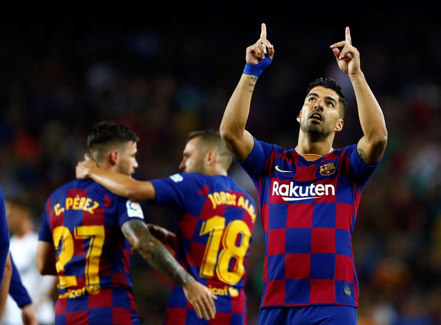 Luis Suárez marcó doblete en la victoria del Barcelona sobre el Valencia (EFE)