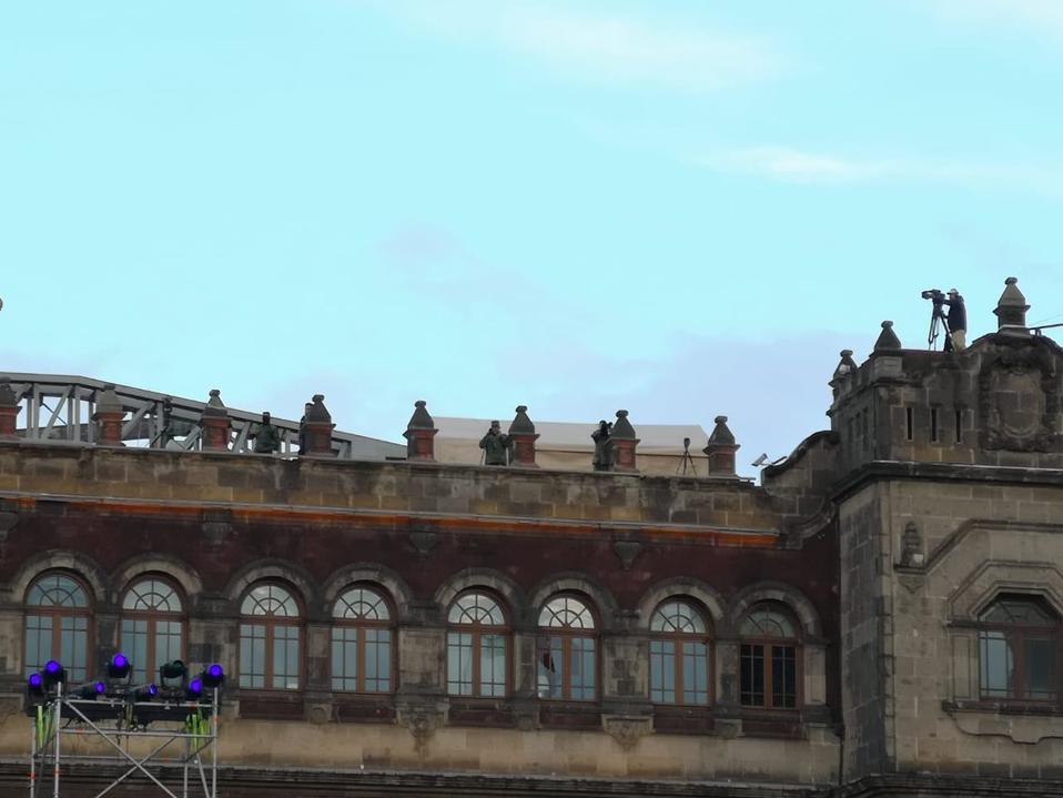 Los militares se apostaron en la azotea del inmueble. (Pedro Domínguez)