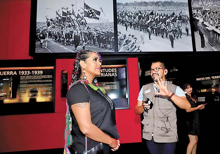 La oaxaqueña se mostró emocionada tras el recorrido que hizo por el museo, donde defendió la labor de la mujer. Édgar Negrete