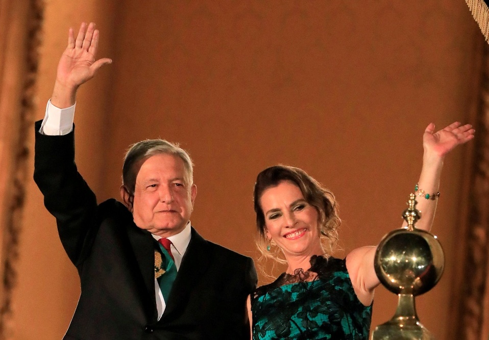 Beatriz Gutiérrez Müller portó un vestido verde con el que proyectó una imagen sobra y de austeridad (Reuters).