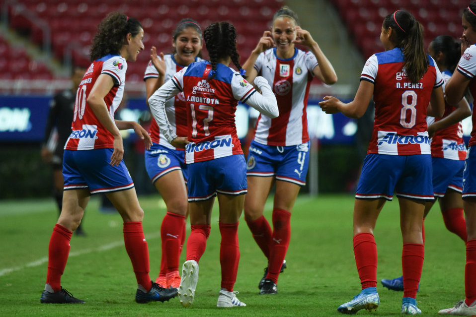 Chivas venció al América en el Clásico Nacional de la Liga MX Femenil (Imago7)