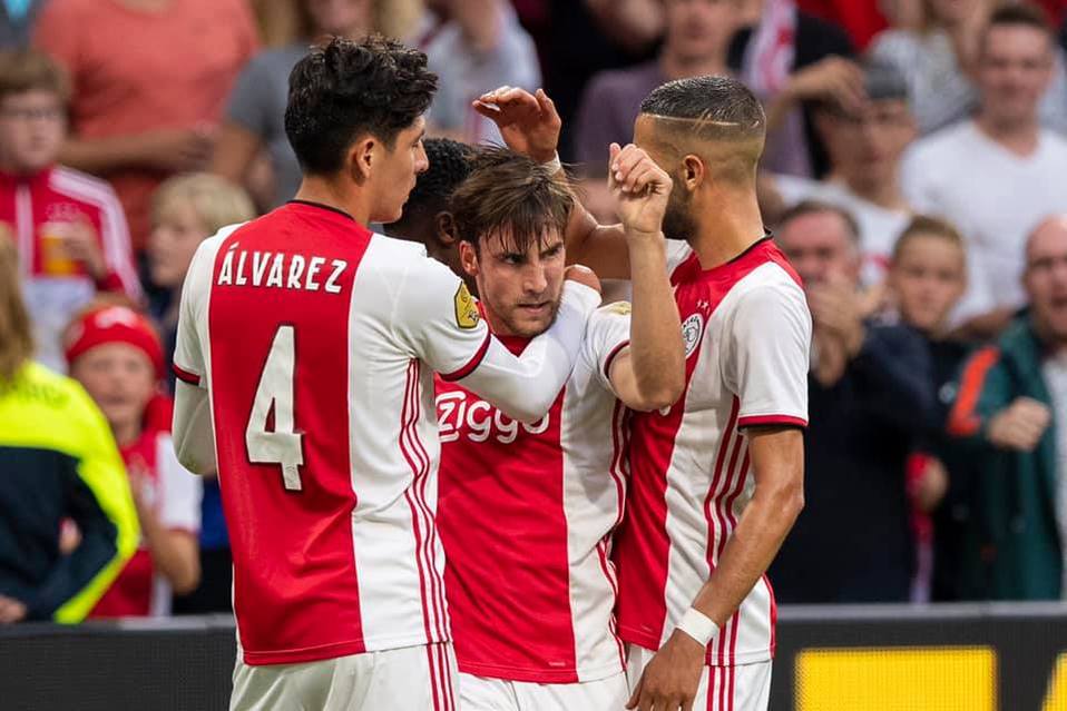 Edson Álvarez en un partido con el Ajax (Facebook: Ajax)