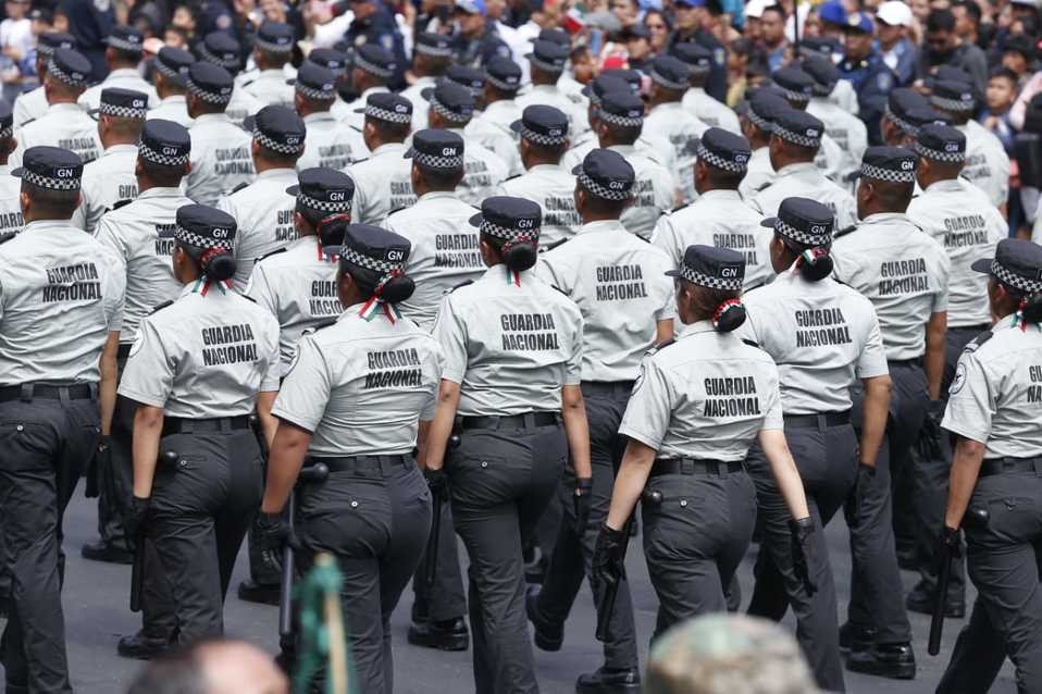Las mujeres en este desfile militar han tenido una notable participación. (Araceli López).