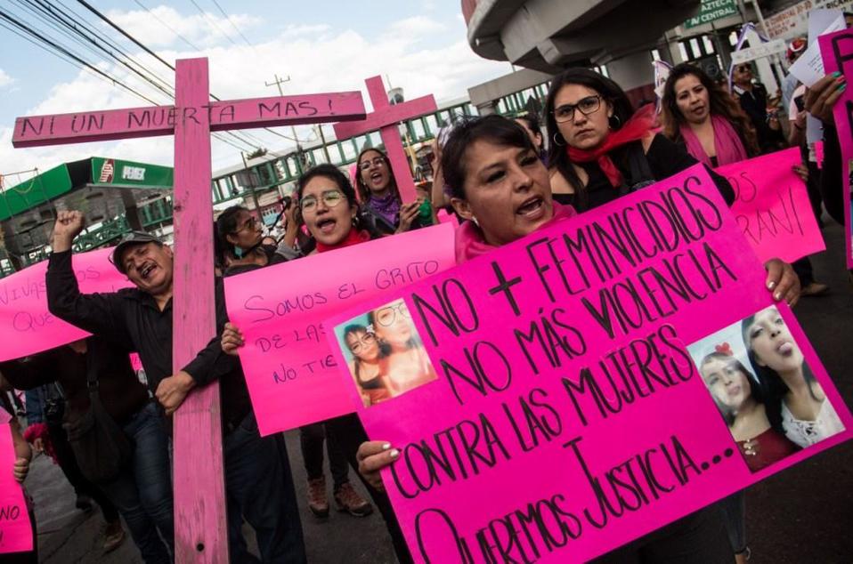 Mujeres protestan contra violencia contra las mujeres. (Cuartoscuro)