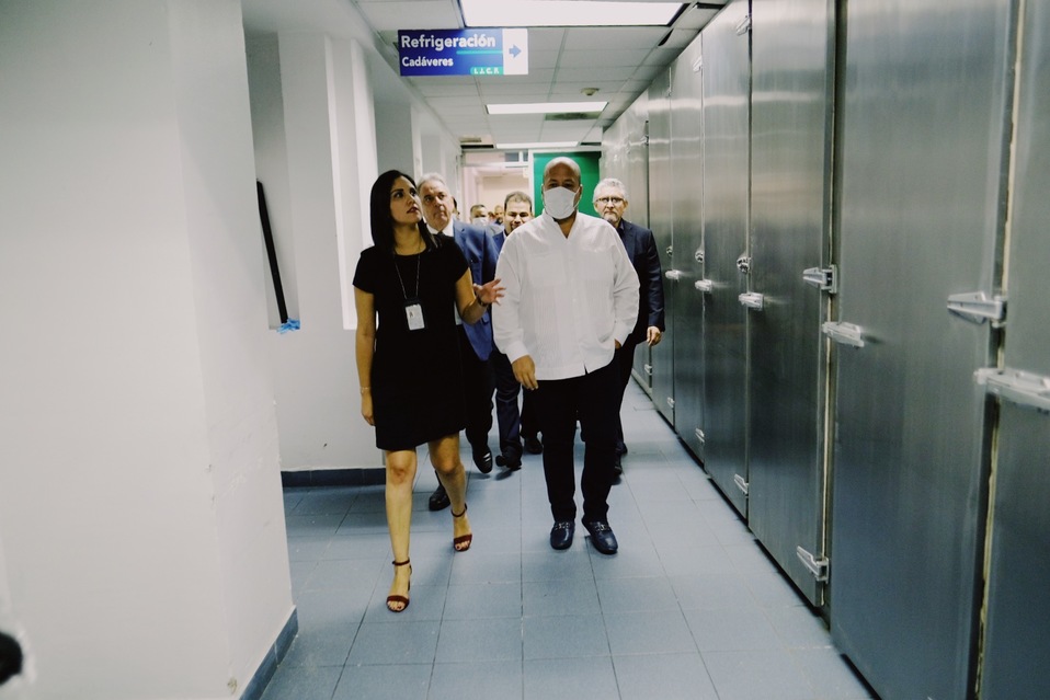 Alfaro recorre las instalaciones del IJCF