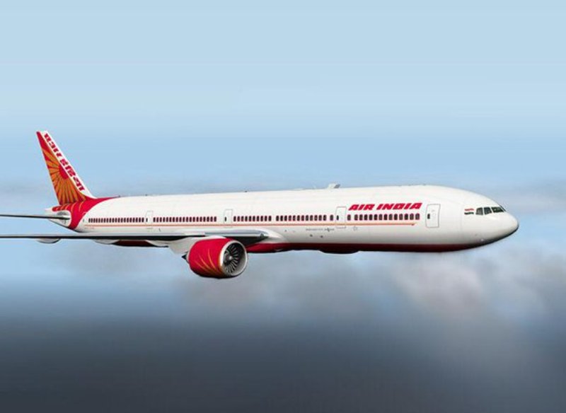 El vuelo partió con un retraso de mas de tres horas y media. (Especial)