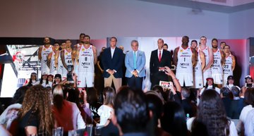 Esta noche se presentó el plantel de los Astros de Jalisco ante más de 300 personas. (Cortesía)