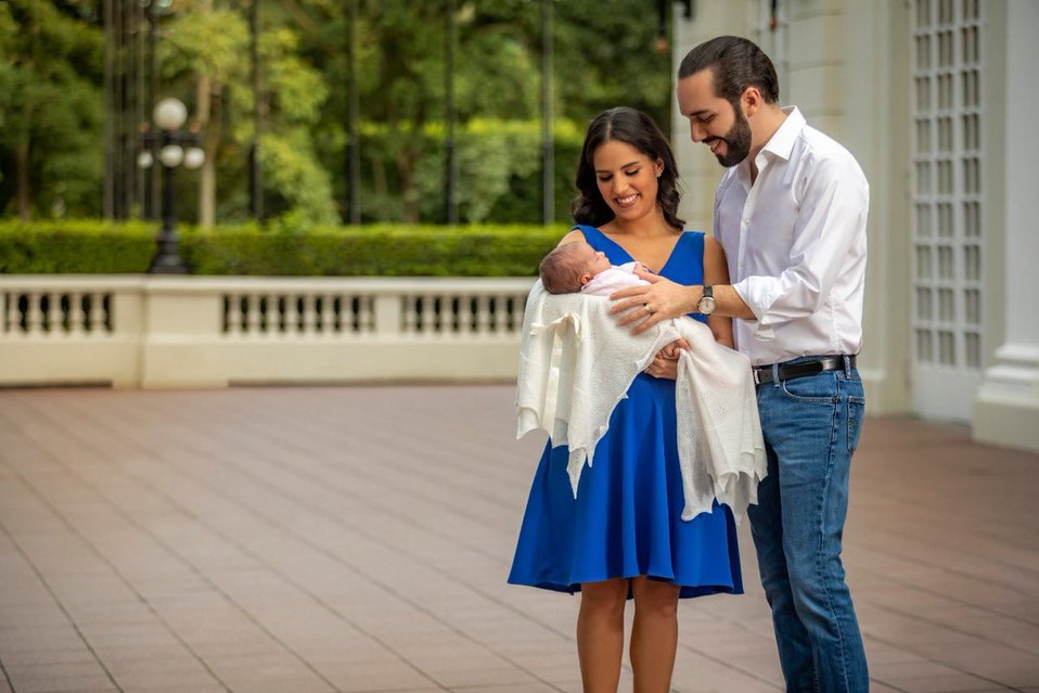 La pequeña Leyla nació el pasado 15 de agosto en el Hospital Militar. @nayibbukele