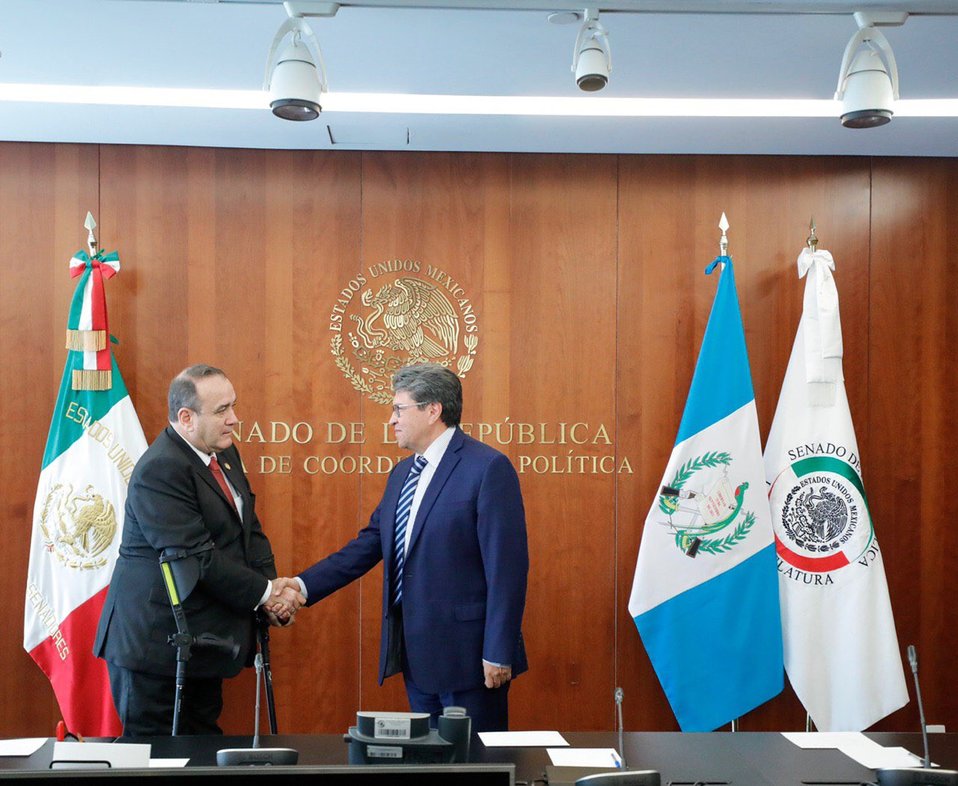 Ricardo Monreal y Alejandro Giammattei Falla en el Senado de la República (@RicardoMonrealA)