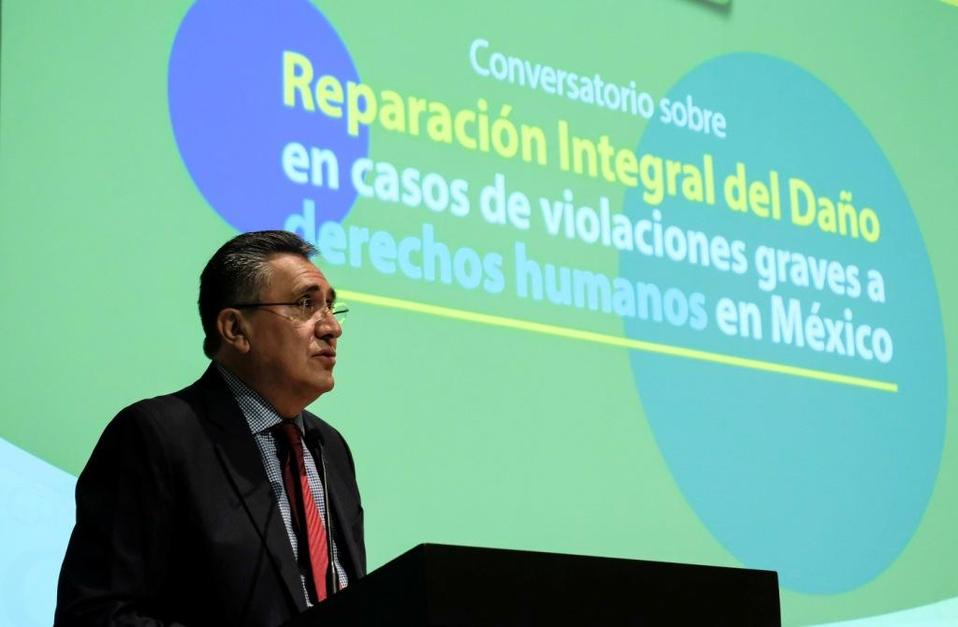 Luis Raúl González Pérez, titular de la CNDH, en el Conservatorio sobre reparación de daño a víctimas de violaciones a DH. (Cuartoscuro / Archivo)