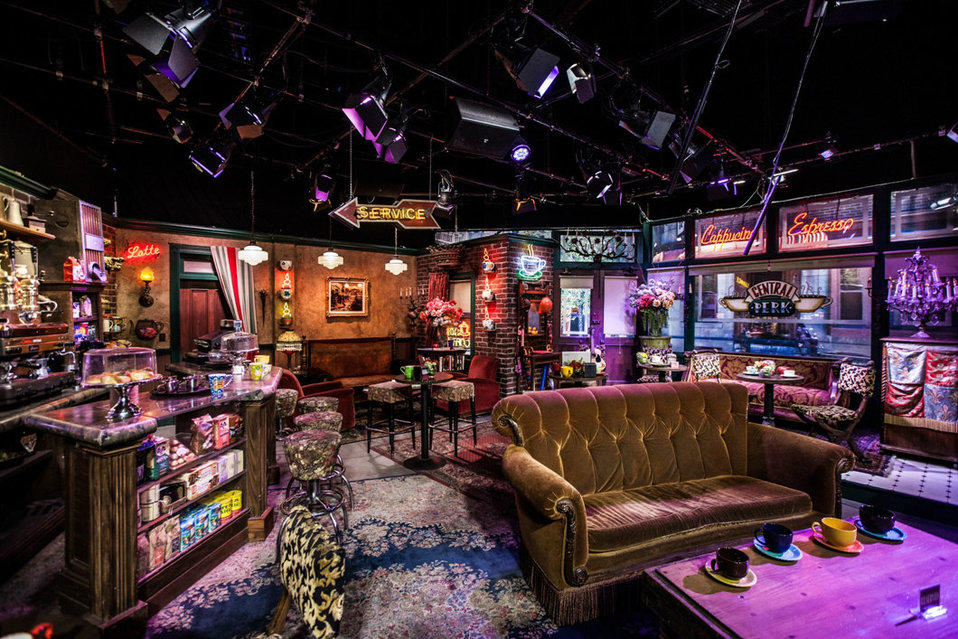 El sillón de 'Friends' estará en la CdMx por el 25 aniversario de la serie (Shutterstock).