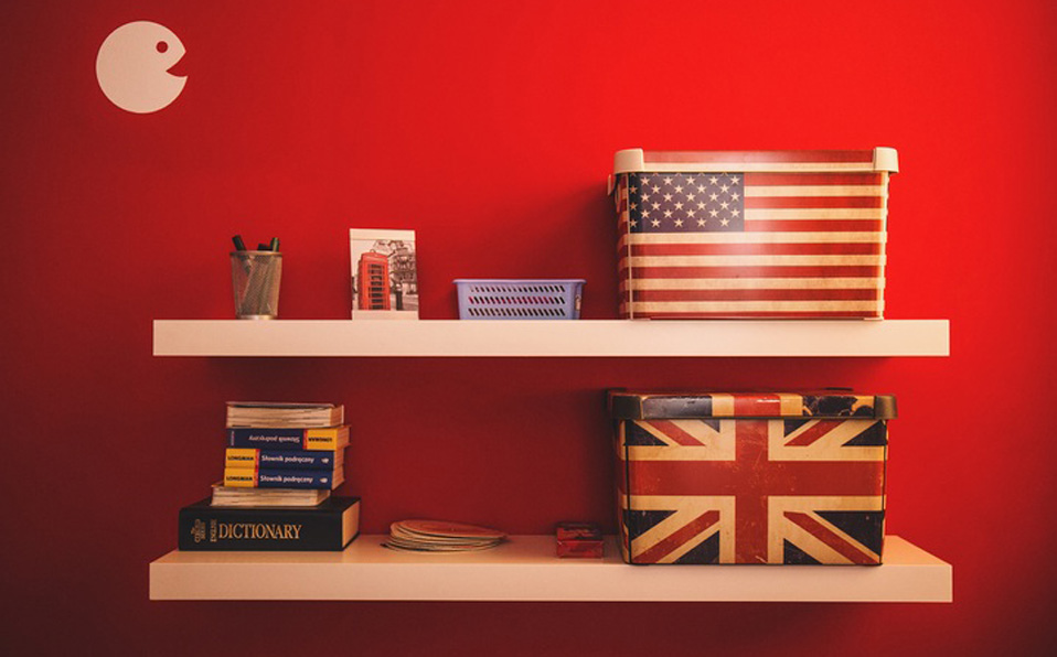 Algunos consejos para aprender mejor el idioma son escuchar música y ver películas en inglés. (Cortesía PxHere)