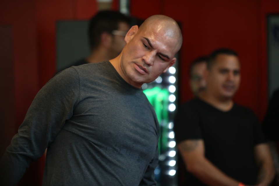 Cain Velázquez (Carlos Contreras Legaspi)