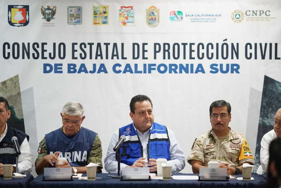 El gobernador presidió el Consejo Estatal de Protección Civil ante la cercanía de "Lorena". /Twitter @cmendozadavis