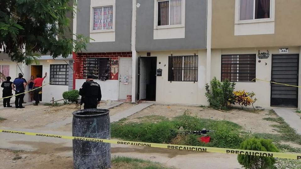 La menor fue atacada a balazos por dos hombres armados cuando abrió la puerta de su casa. (Foto: Especial)